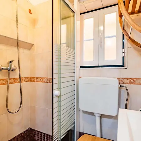 Live Alfama By Tram 28 | 1br Lisboa