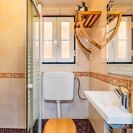 Live Alfama By Tram 28 | 1br Lägenhet
